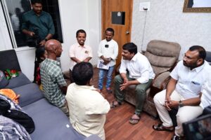 తీన్మార్ మల్లన్న రజితోత్సవ ఆహ్వాన పత్రిక స్వీకరణ