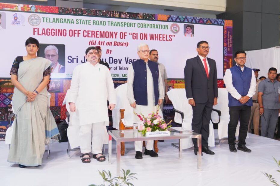 ఎంజీబీఎస్ బస్ స్టేషన్లో జీఐ ఆన్ వీల్స్ బస్సులను ప్రారంభిస్తున్న గవర్నర్ జిష్ణు దేవ్ వర్మ
