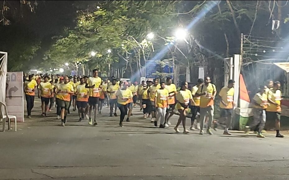 గచ్చిబౌలిలో రన్ ఫర్ ఏ గర్ల్ చైల్డ్ 10వ ఎడిషన్ పరుగులో పాల్గొంటున్న రన్నర్లు