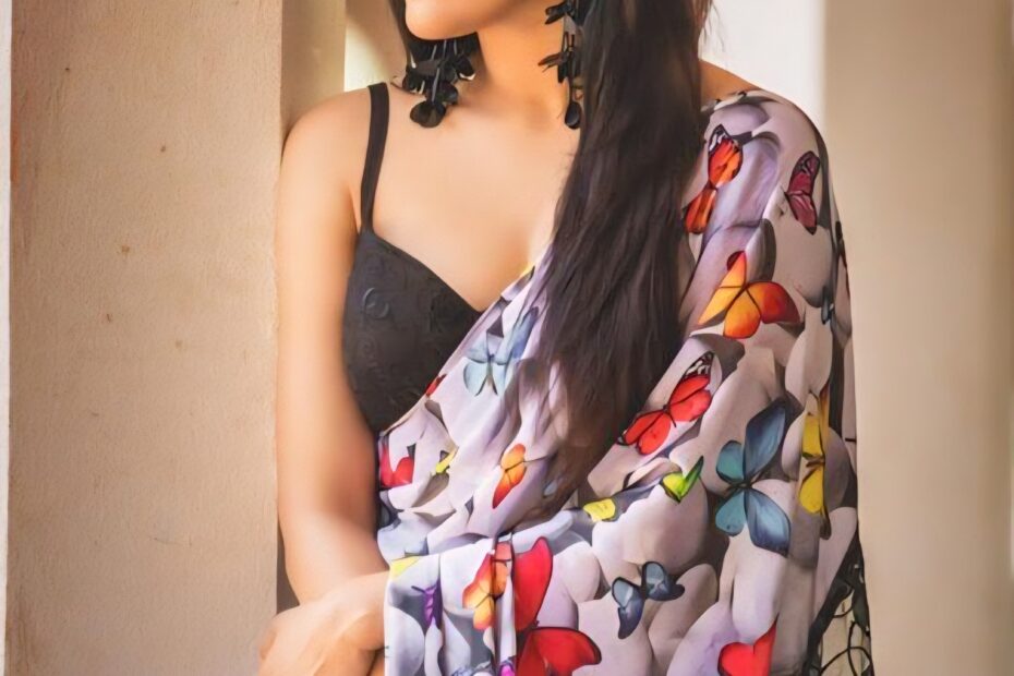 Anchor Rashmi Gautam serious comments on Iran protests