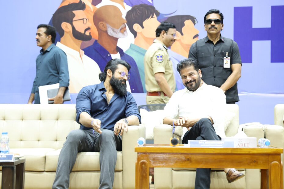 జేఎన్టీయూలో ముఖ్యమంత్రి రేవంత్ రెడ్డితో ముచ్చటిస్తున్న నటుడు సాయి ధరమ్ తేజ్