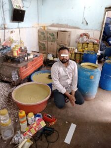 మీరు తినే అల్లం వెల్లుల్లి పేస్ట్ అసలైనదేనా: మల్లేపల్లిలో కల్తీ బాగోతం రట్టు చేసిన టాస్క్ ఫోర్స్ Hyderabad Task Force police busted adulterated ginger garlic paste manufacturing unit in Mallepally