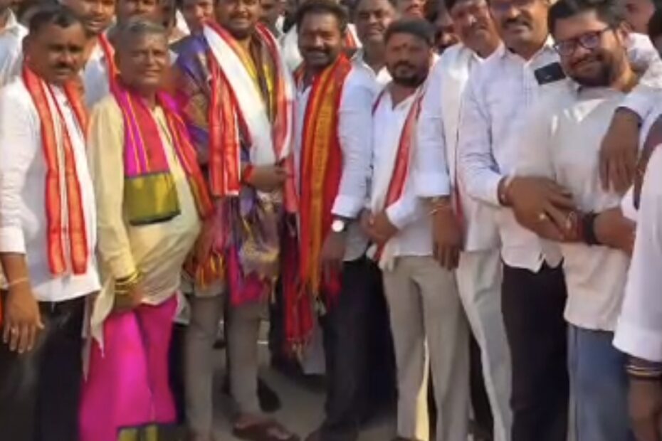 బొంతపల్లిలో ఎమ్మెల్యే మాగంటి నవీన్ యాదవ్‌ను సన్మానిస్తున్న కాట శ్రీనివాస్ గౌడ్