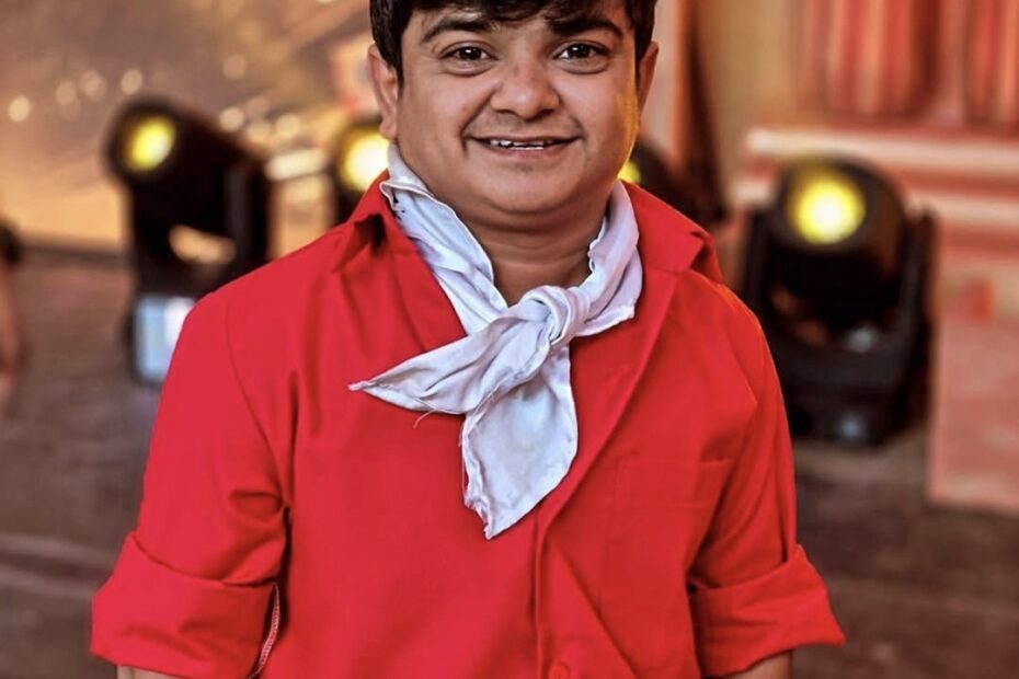 జబర్దస్త్ నరేష్ స్టేజ్‌పై నవ్వుతున్న ఫోటో – ఈవెంట్ ఫీజు, నెలకు 13 షోలు చేస్తున్నారని వెల్లడి