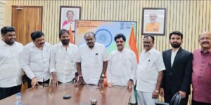 జాతీయ పామ్ బోర్డు ఏర్పాటు చేయాలి: కేంద్ర మంత్రి కుమారస్వామికి శ్రీనివాస్ గౌడ్ విజ్ఞప్తి కేంద్ర మంత్రి హెచ్డీ కుమారస్వామిని కలుస్తున్న మాజీ మంత్రి వి శ్రీనివాస్ గౌడ్ మరియు ఇతర ప్రతినిధులు
