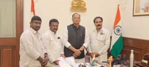గుత్తా సుఖేందర్ రెడ్డికి గౌడ సంఘం వినతిపత్రం: సమస్యల పరిష్కారానికి సానుకూల స్పందన Telangana Gouda Sankshema Sangham leaders giving memorandum to Council Chairman Gutha Sukender Reddy