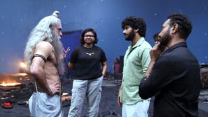 'ధురంధర్' విలన్ ఇప్పుడు తెలుగులో 'శుక్రాచార్యుడు'.. ప్రశాంత్ వర్మ సంచలన పోస్ట్ వైరల్! Akshaye Khanna and Prashanth Varma on Mahakali movie sets.