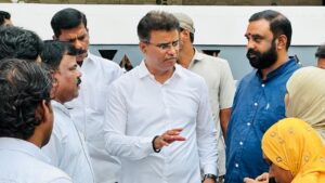 కుత్బుల్లాపూర్: నియోజకవర్గ సమస్యలపై ఎమ్మెల్యే కెపి వివేకానంద్కు వినతులు MLA KP Vivekanand receiving representations from people at Quthbullapur