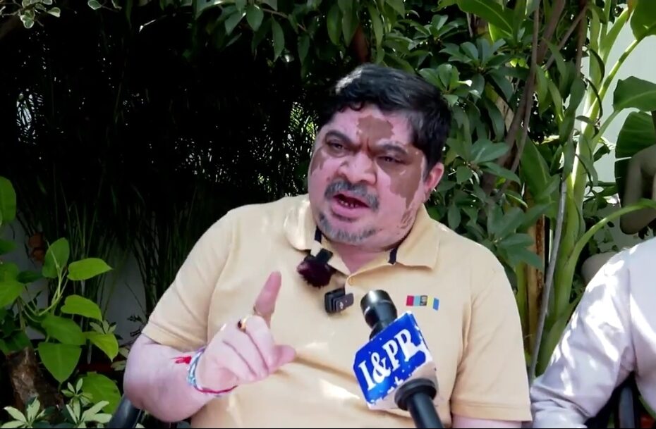 Transport Minister Ponnam Prabhakar reviewing RTC development with officials.