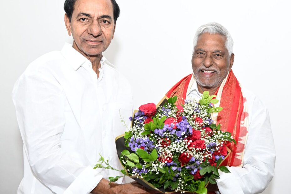 Jeevan Reddy hugging KCR at Erravalli Farmhouse
