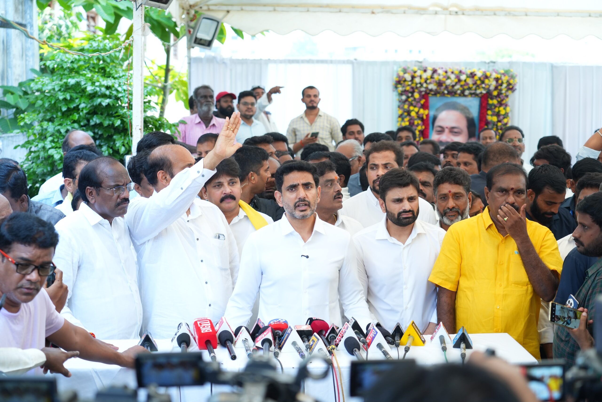 Nara Lokesh and Putta Mahesh Kumar at Alla Nani Funeral