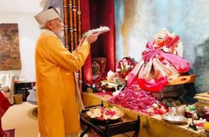PM Modi Ganesh Puja: కేంద్ర మంత్రి పీయూష్ గోయల్ ఇంట గణపతి పూజలో పాల్గొన్న ప్రధాని Modi doing ganesh puja