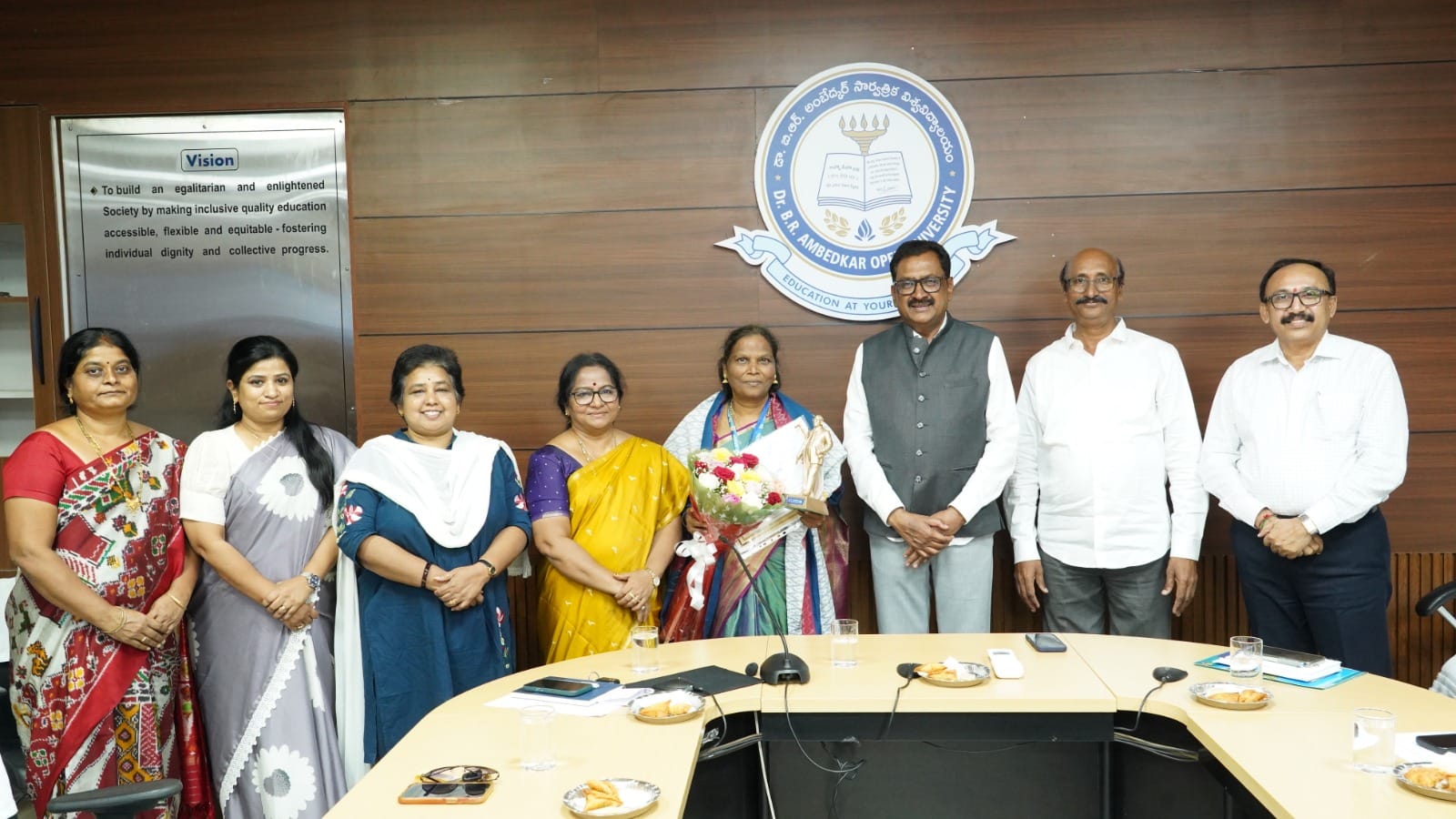 braou prof mary sunanda felicitated best teacher